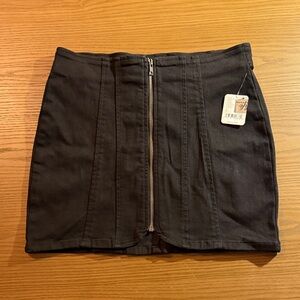 FREE PEOPLE Layla Black Denim Mini Skirt With Zipper | Size 6 NWT